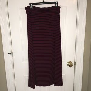 ☀️ J.Crew Stretch Skirt Navy & Dark Red, S